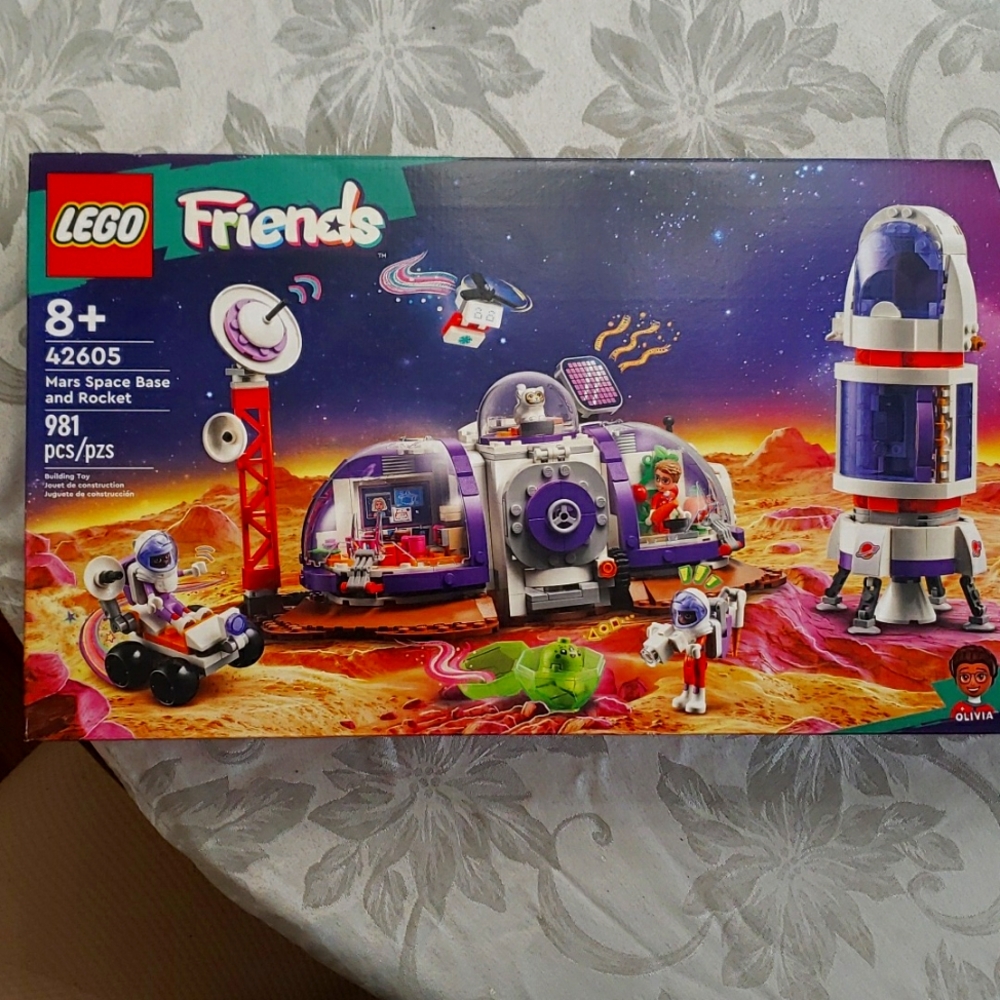 NEW IN BOX sealed Lego Friends Mars Space Base & Rocket 42605